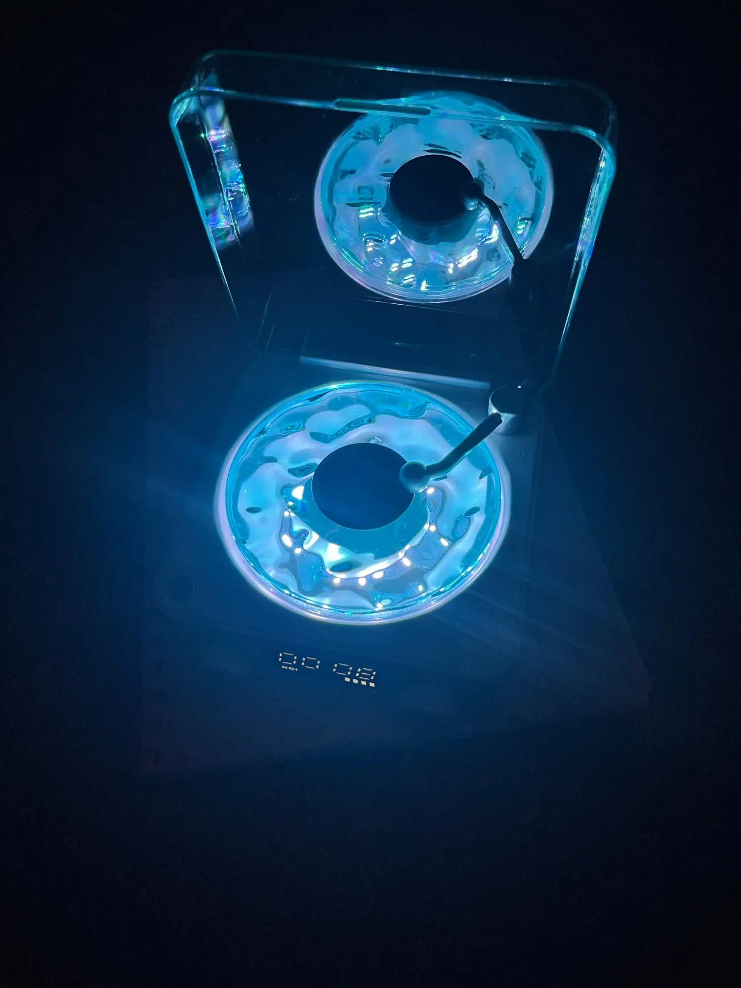 Aurora Wave Speaker Lamp